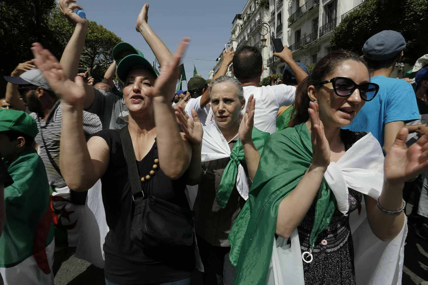 الجذور الغامضة الواضحة للحراك